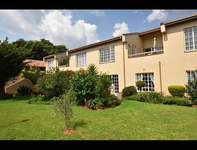 1 BEDROOM TOWNHOUSE FOR SALE IN BEDFORD PARK